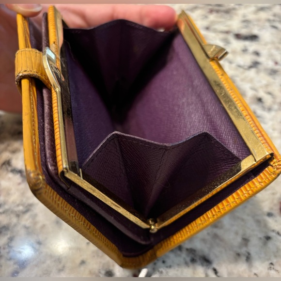 Authentic LV EPI Kisslock leather wallet (yellow color/purple interior) - Picture 16 of 17